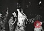 Standbild Arbeitnehmer Metzgerei United States USA, 1919, aus Sekunde 59 historischem Filmmaterial Videoclip 65675063933