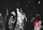 Standbild Arbeitnehmer Metzgerei United States USA, 1919, aus Sekunde 60 historischem Filmmaterial Videoclip 65675063933