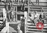 Standbild Arbeitnehmer Metzgerei United States USA, 1919, aus Sekunde 3 historischem Filmmaterial Videoclip 65675063934