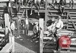 Standbild Arbeitnehmer Metzgerei United States USA, 1919, aus Sekunde 8 historischem Filmmaterial Videoclip 65675063934