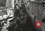 Standbild Arbeitnehmer Metzgerei United States USA, 1919, aus Sekunde 29 historischem Filmmaterial Videoclip 65675063934