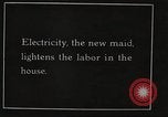 Immagine di Uso di elettricità United States USA, 1919, secondo 1 filmato di repertorio 65675063936