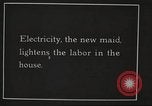 Immagine di Uso di elettricità United States USA, 1919, secondo 3 filmato di repertorio 65675063936