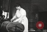Immagine di Uso di elettricità United States USA, 1919, secondo 11 filmato di repertorio 65675063936