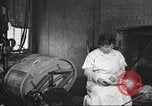 Immagine di Uso di elettricità United States USA, 1919, secondo 26 filmato di repertorio 65675063936