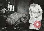 Immagine di Uso di elettricità United States USA, 1919, secondo 48 filmato di repertorio 65675063936