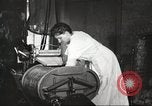 Immagine di Uso di elettricità United States USA, 1919, secondo 61 filmato di repertorio 65675063936
