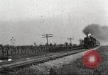 Standbild Zug an den Anschlüssen United States USA, 1920, aus Sekunde 60 historischem Filmmaterial Videoclip 65675063943