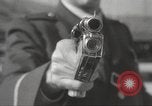 Standbild Pistole Film Kamera Los Angeles California USA, 1935, aus Sekunde 11 historischem Filmmaterial Videoclip 65675063945