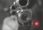 Standbild Pistole Film Kamera Los Angeles California USA, 1935, aus Sekunde 12 historischem Filmmaterial Videoclip 65675063945