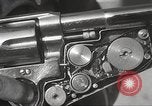 Standbild Pistole Film Kamera Los Angeles California USA, 1935, aus Sekunde 21 historischem Filmmaterial Videoclip 65675063945