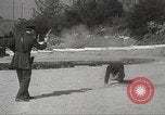 Standbild Pistole Film Kamera Los Angeles California USA, 1935, aus Sekunde 29 historischem Filmmaterial Videoclip 65675063945