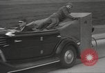 Image Bicycle Rider Frank Bartel établit un nouveau record de vitesse Los Angeles California USA, 1935, de la seconde 12 séquences d'archives historiques vidéo 65675063946