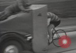 Image Bicycle Rider Frank Bartel établit un nouveau record de vitesse Los Angeles California USA, 1935, de la seconde 13 séquences d'archives historiques vidéo 65675063946