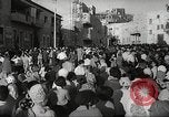 Immagine di Religiosa ebraica in pellegrinaggio a Gerusalemme dopo la guerra dei sei giorni Gerusalemme Palestina, 1967, secondo 11 filmato di repertorio 65675063952