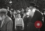 Immagine di Religiosa ebraica in pellegrinaggio a Gerusalemme dopo la guerra dei sei giorni Gerusalemme Palestina, 1967, secondo 12 filmato di repertorio 65675063952