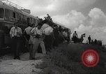 Immagine di Religiosa ebraica in pellegrinaggio a Gerusalemme dopo la guerra dei sei giorni Gerusalemme Palestina, 1967, secondo 30 filmato di repertorio 65675063952