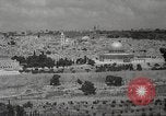 Immagine di Religiosa ebraica in pellegrinaggio a Gerusalemme dopo la guerra dei sei giorni Gerusalemme Palestina, 1967, secondo 38 filmato di repertorio 65675063952