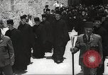 Immagine di Religiosa ebraica in pellegrinaggio a Gerusalemme dopo la guerra dei sei giorni Gerusalemme Palestina, 1967, secondo 57 filmato di repertorio 65675063952