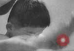 Immagine di Bambini giapponesi nuotare Tokyo Giappone, 1967, secondo 11 filmato di repertorio 65675063956