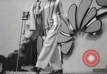 Immagine di Giovani adolescenti New York City USA, 1967, secondo 22 filmato di repertorio 65675063957