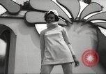 Immagine di Giovani adolescenti New York City USA, 1967, secondo 36 filmato di repertorio 65675063957