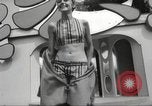 Immagine di Giovani adolescenti New York City USA, 1967, secondo 49 filmato di repertorio 65675063957