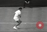 Immagine di Charlie Pasarell Regno Unito, 1967, secondo 14 filmato di repertorio 65675063958