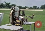 Standbild rocket Riemen Jet Pack Testflug am Pentagon Arlington Virginia USA, 1961, aus Sekunde 4 historischem Filmmaterial Videoclip 65675063979