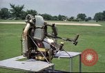 Standbild rocket Riemen Jet Pack Testflug am Pentagon Arlington Virginia USA, 1961, aus Sekunde 5 historischem Filmmaterial Videoclip 65675063979