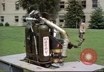 Standbild rocket Riemen Jet Pack Testflug am Pentagon Arlington Virginia USA, 1961, aus Sekunde 9 historischem Filmmaterial Videoclip 65675063979