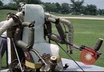 Standbild rocket Riemen Jet Pack Testflug am Pentagon Arlington Virginia USA, 1961, aus Sekunde 14 historischem Filmmaterial Videoclip 65675063979
