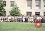 Standbild rocket Riemen Jet Pack Testflug am Pentagon Arlington Virginia USA, 1961, aus Sekunde 20 historischem Filmmaterial Videoclip 65675063979