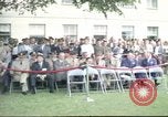 Standbild rocket Riemen Jet Pack Testflug am Pentagon Arlington Virginia USA, 1961, aus Sekunde 26 historischem Filmmaterial Videoclip 65675063979