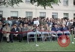 Standbild rocket Riemen Jet Pack Testflug am Pentagon Arlington Virginia USA, 1961, aus Sekunde 28 historischem Filmmaterial Videoclip 65675063979