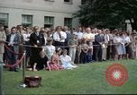 Standbild rocket Riemen Jet Pack Testflug am Pentagon Arlington Virginia USA, 1961, aus Sekunde 30 historischem Filmmaterial Videoclip 65675063979