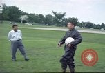 Standbild rocket Riemen Jet Pack Testflug am Pentagon Arlington Virginia USA, 1961, aus Sekunde 42 historischem Filmmaterial Videoclip 65675063979
