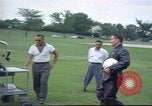 Standbild rocket Riemen Jet Pack Testflug am Pentagon Arlington Virginia USA, 1961, aus Sekunde 43 historischem Filmmaterial Videoclip 65675063979