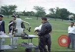 Standbild rocket Riemen Jet Pack Testflug am Pentagon Arlington Virginia USA, 1961, aus Sekunde 45 historischem Filmmaterial Videoclip 65675063979