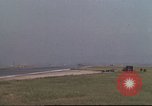 Image Variété d'aéronefs à l'aérodrome de occupé pendant la guerre de Vietnam Da Nang au Vietnam, 1970, de la seconde 11 séquences d'archives historiques vidéo 65675064009