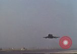Image Variété d'aéronefs à l'aérodrome de occupé pendant la guerre de Vietnam Da Nang au Vietnam, 1970, de la seconde 19 séquences d'archives historiques vidéo 65675064009