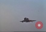 Image Variété d'aéronefs à l'aérodrome de occupé pendant la guerre de Vietnam Da Nang au Vietnam, 1970, de la seconde 20 séquences d'archives historiques vidéo 65675064009