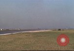 Image Variété d'aéronefs à l'aérodrome de occupé pendant la guerre de Vietnam Da Nang au Vietnam, 1970, de la seconde 25 séquences d'archives historiques vidéo 65675064009