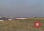 Image Variété d'aéronefs à l'aérodrome de occupé pendant la guerre de Vietnam Da Nang au Vietnam, 1970, de la seconde 26 séquences d'archives historiques vidéo 65675064009