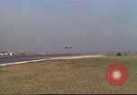 Image Variété d'aéronefs à l'aérodrome de occupé pendant la guerre de Vietnam Da Nang au Vietnam, 1970, de la seconde 29 séquences d'archives historiques vidéo 65675064009