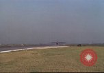 Image Variété d'aéronefs à l'aérodrome de occupé pendant la guerre de Vietnam Da Nang au Vietnam, 1970, de la seconde 42 séquences d'archives historiques vidéo 65675064009