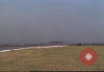Image Variété d'aéronefs à l'aérodrome de occupé pendant la guerre de Vietnam Da Nang au Vietnam, 1970, de la seconde 43 séquences d'archives historiques vidéo 65675064009