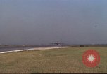 Image Variété d'aéronefs à l'aérodrome de occupé pendant la guerre de Vietnam Da Nang au Vietnam, 1970, de la seconde 44 séquences d'archives historiques vidéo 65675064009