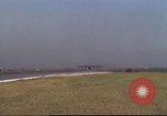 Image Variété d'aéronefs à l'aérodrome de occupé pendant la guerre de Vietnam Da Nang au Vietnam, 1970, de la seconde 45 séquences d'archives historiques vidéo 65675064009
