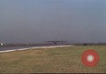 Image Variété d'aéronefs à l'aérodrome de occupé pendant la guerre de Vietnam Da Nang au Vietnam, 1970, de la seconde 51 séquences d'archives historiques vidéo 65675064009